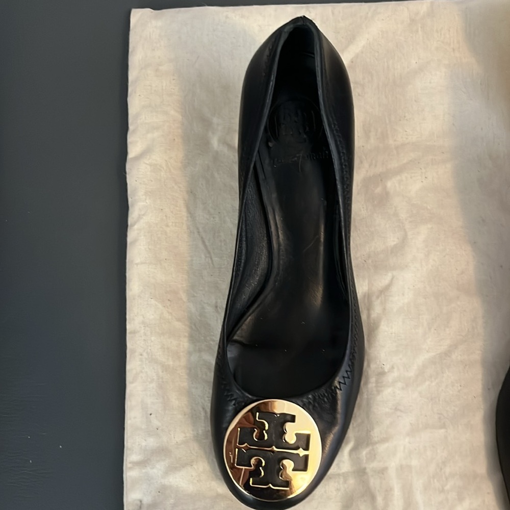 Tory Burch Black Heels with Gold Logo - Picture 3 of 12